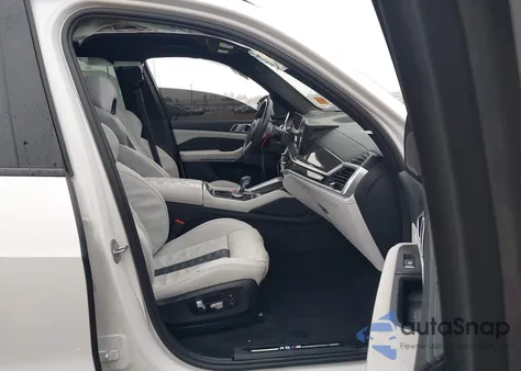 2024 BMW X5 M Competition z USA, uszkodzony, nr VIN 5YM13ET02R9W20708